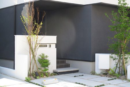 玄関アプローチ